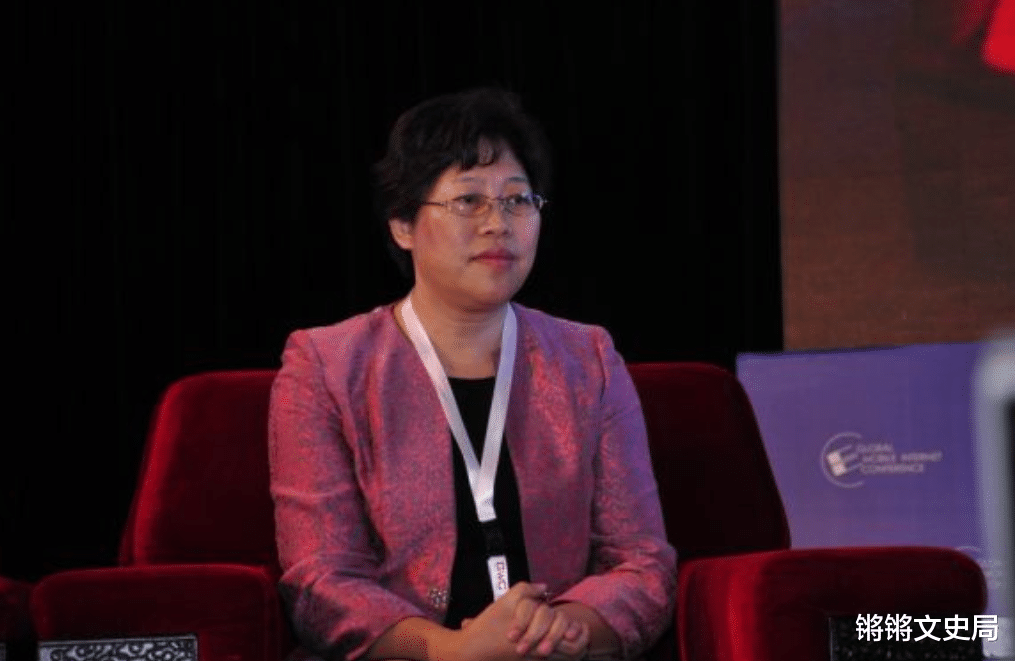 梁军|荣秀丽:曾卖山寨机比肩诺基亚,却巅峰跌落,今60岁迎来首个IPO