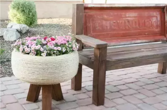 老公把旧轮胎这么一改，很多家具都不用买了，省下一大笔钱