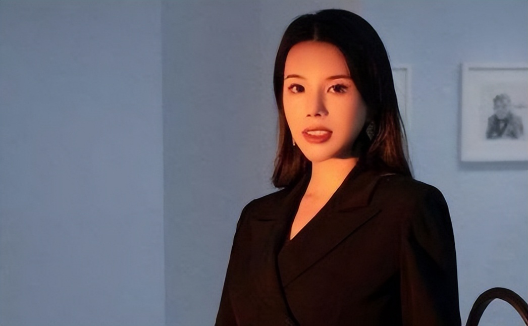 汕头|“上亿名媛”余晚晚:一套裙子值一套房,豪宅厕所就有三室一厅