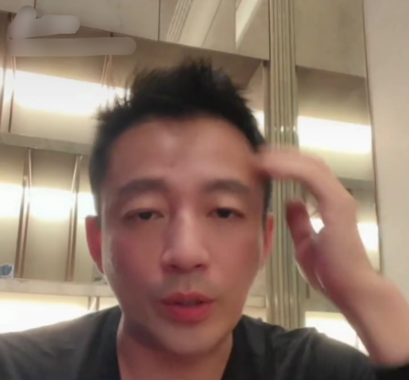 汪小菲|秘密结婚了?汪小菲直播似醉酒,身后床头疑摆放与张颖颖婚纱照