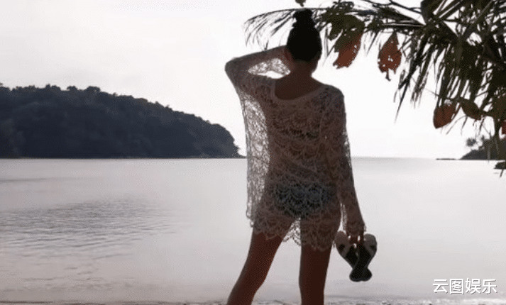 陈茵媺|陈豪一家五口出国度假！陈茵媺穿泳衣大秀身材，生3娃腰肢仍纤细