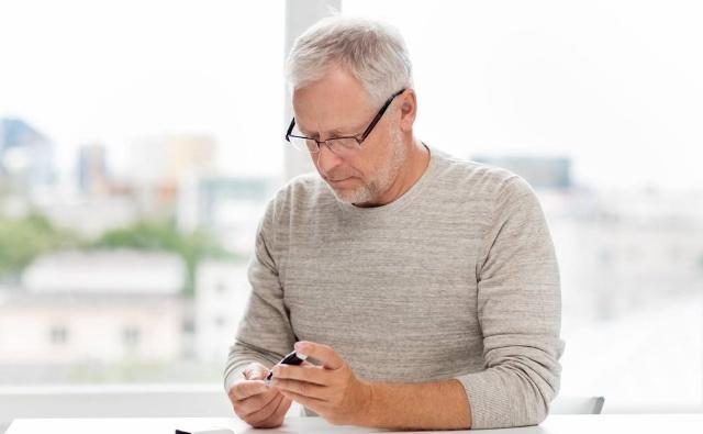 |60岁后,寿命“短”的人往往爱做这4件事,你占了1个也要尽量改掉