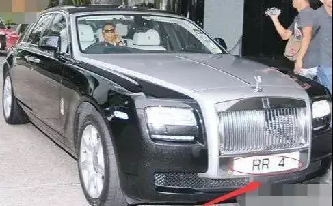 谢贤|谢贤：霆锋送我辆2000万劳斯莱斯，三年开了50英里，不如洋房划算