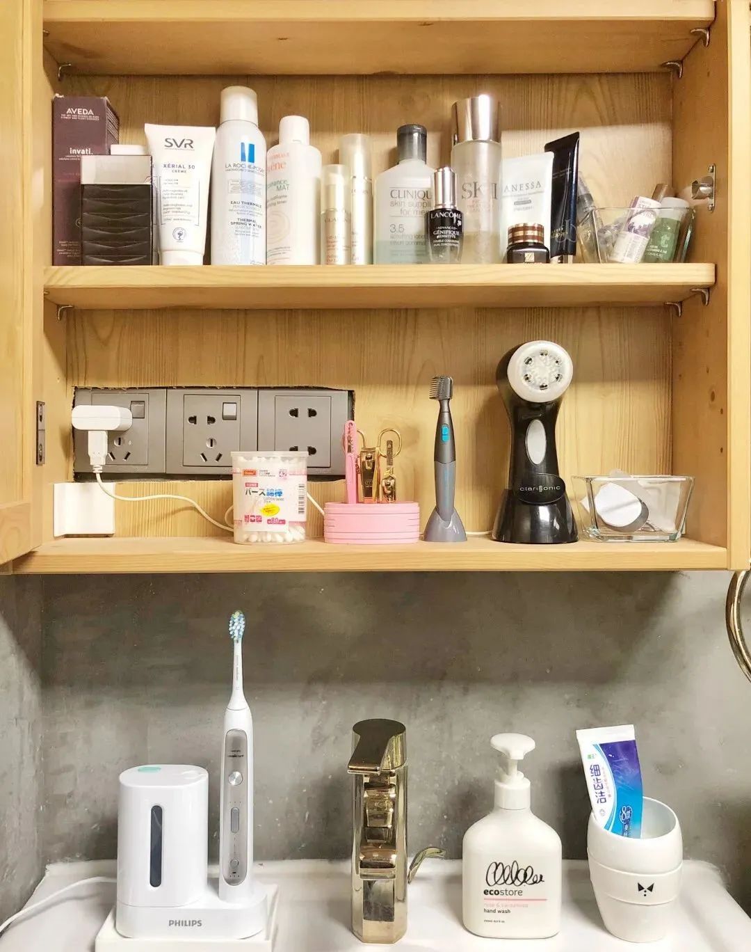 他家装了68个插座,还都在你看不见的地方