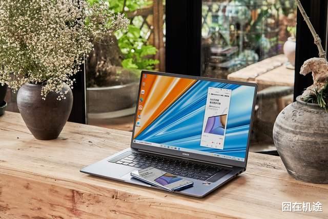 荣耀|全能笔记本电脑推荐:荣耀华硕上榜,哪个牌子值得入手?