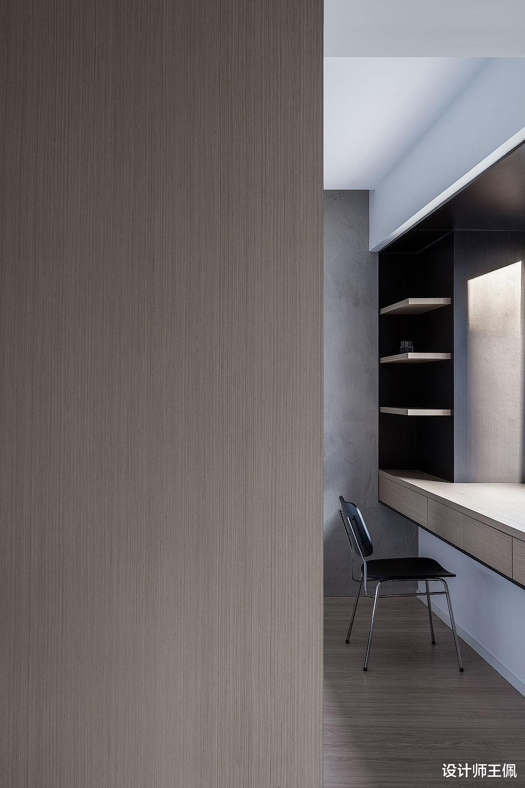 日式极简风让老房实现变身，享受超强采光，还有宽敞阅读区