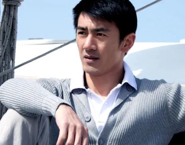 任天野|任天野:女友怀孕就结婚,一心相爱16年无绯闻,支持父亲再娶娇妻