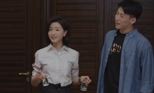 安欣|《女士的品格》第1集:三个女人一台戏,姚薇与安欣饭局棋逢对手