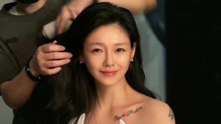 大S|张颖颖朋友圈曝光，疑似暗讽大S一家贪得无厌：恶心至极