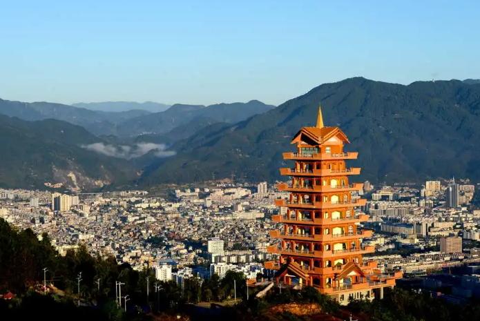 青云山|中国恒春之都消费物价偏低，专为穷人而设，日平均气温低于25度