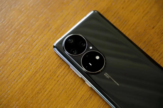 苹果|超400亿“收入囊中”，苹果“遮羞布”被扯下，库克果然是个商人