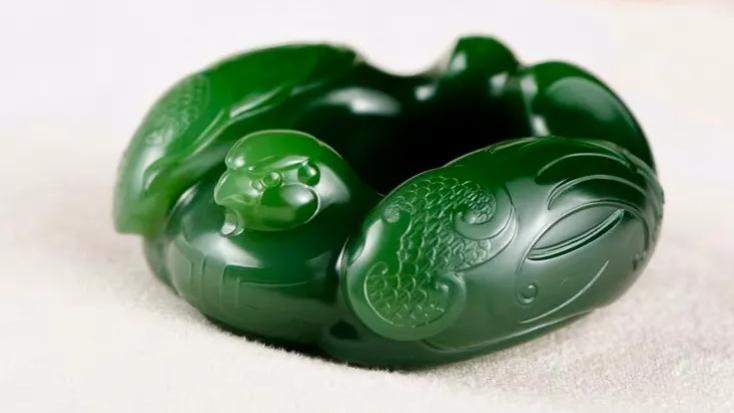 翡翠|盘点那些神奇的和田玉无结构料！