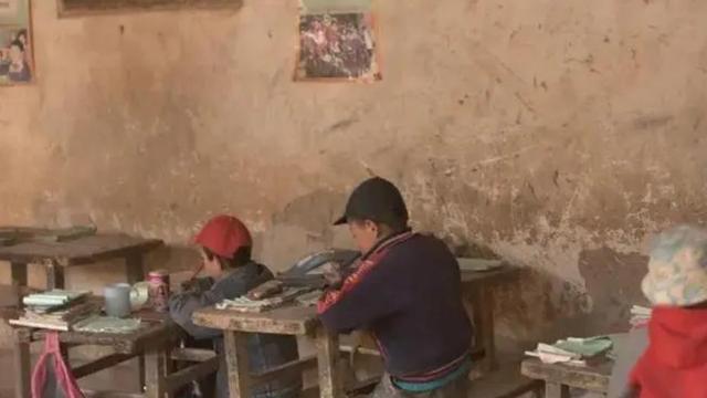 2018年那个走4.5公里山路上学,满头冰花的男孩,后来怎么样了