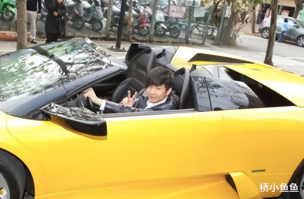 娱乐圈|看似“平平无奇”，实则家世显赫！这12位明星的父母富得流油