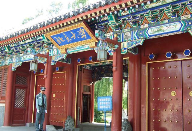 放弃免费北大，贷款100万上哈佛的詹青云，难道就为了美国国籍？