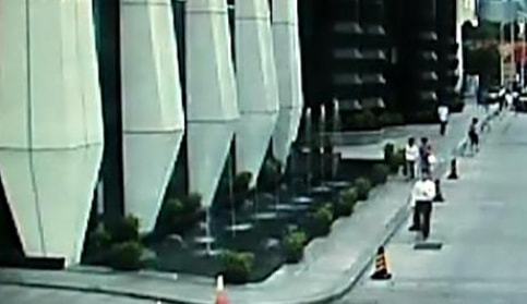深圳一孕妇与保安打架骂其是看门狗 结果被一脚踹流产