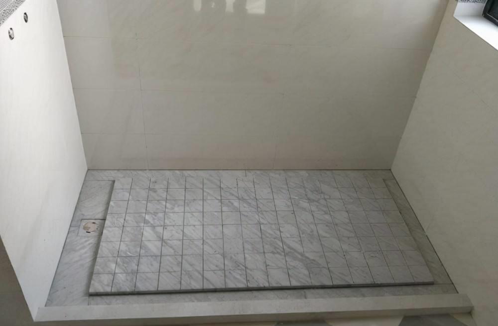 卫生间不管怎么装修,安全最重要;设计不合理的,该换就换别心疼