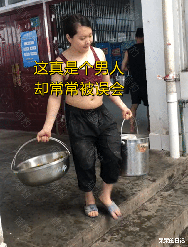 四川一小伙“男身女相”,因为漂亮被误会,同事:至今没找到老婆