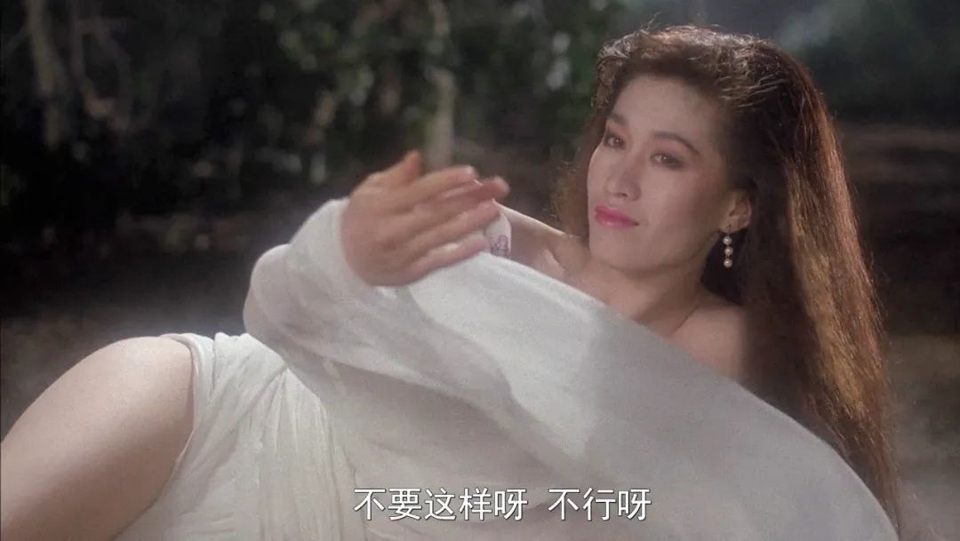 王小凤|港片两大鬼后王小凤王玉环，既能演艳鬼，又能演法师，扮鬼捉鬼样样行