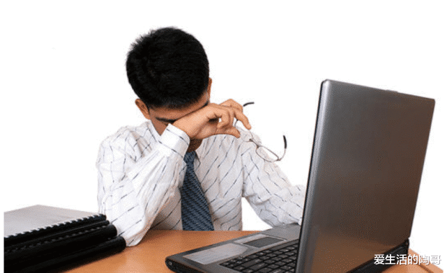 熬夜|世界公认的5大伤身体行为,喝酒排第4,第1是什么,你肯定不知道