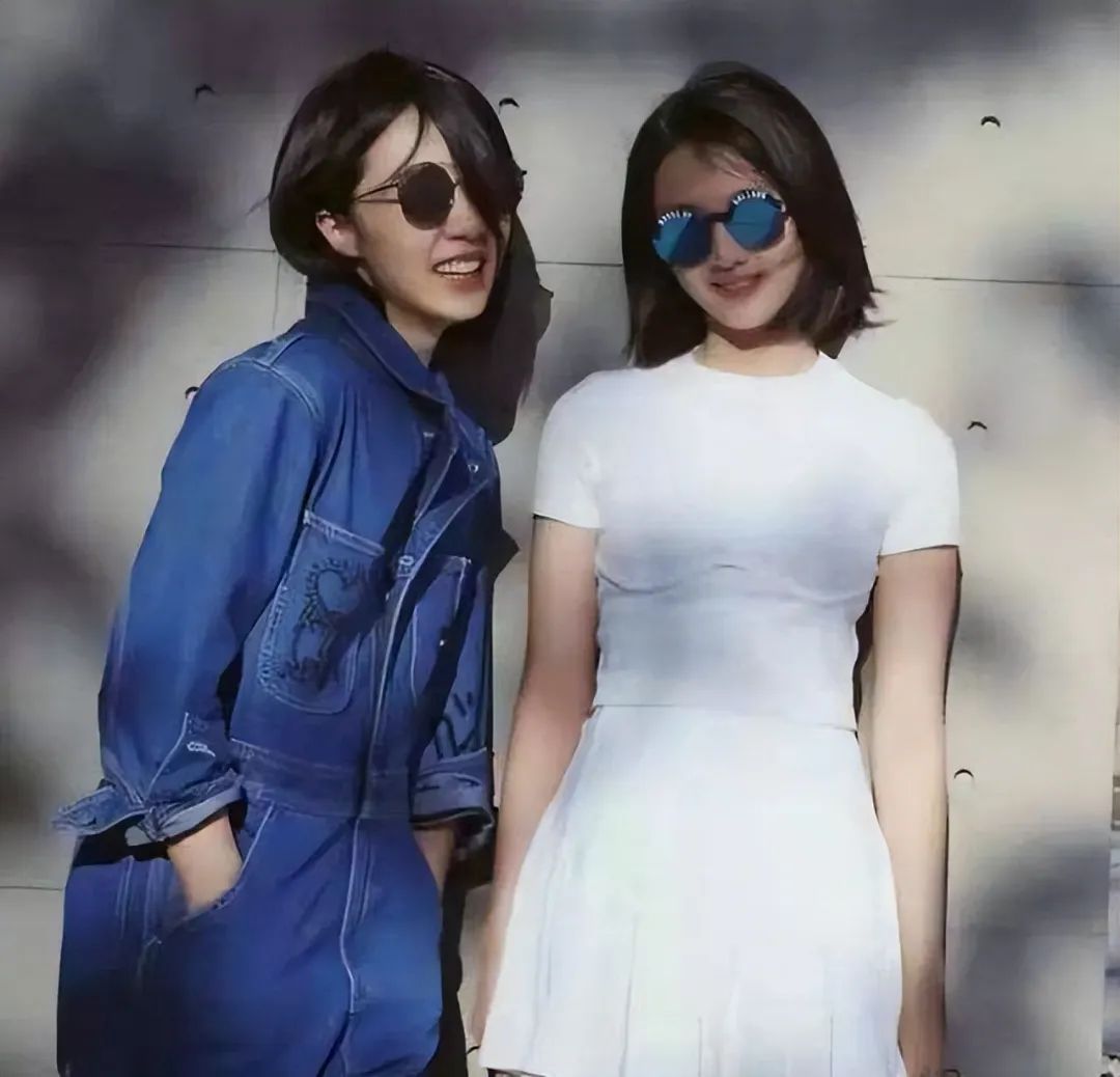 黄多多发育真好！穿露脐装又甜又欲，才16岁身高1米7似孙莉翻版