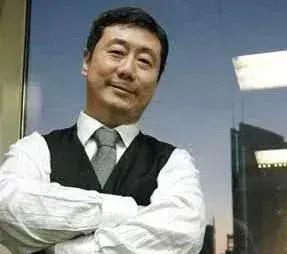 方宏进|方宏进：主持人变阶下囚，被女儿曝光出轨，如今靠直播维持生计