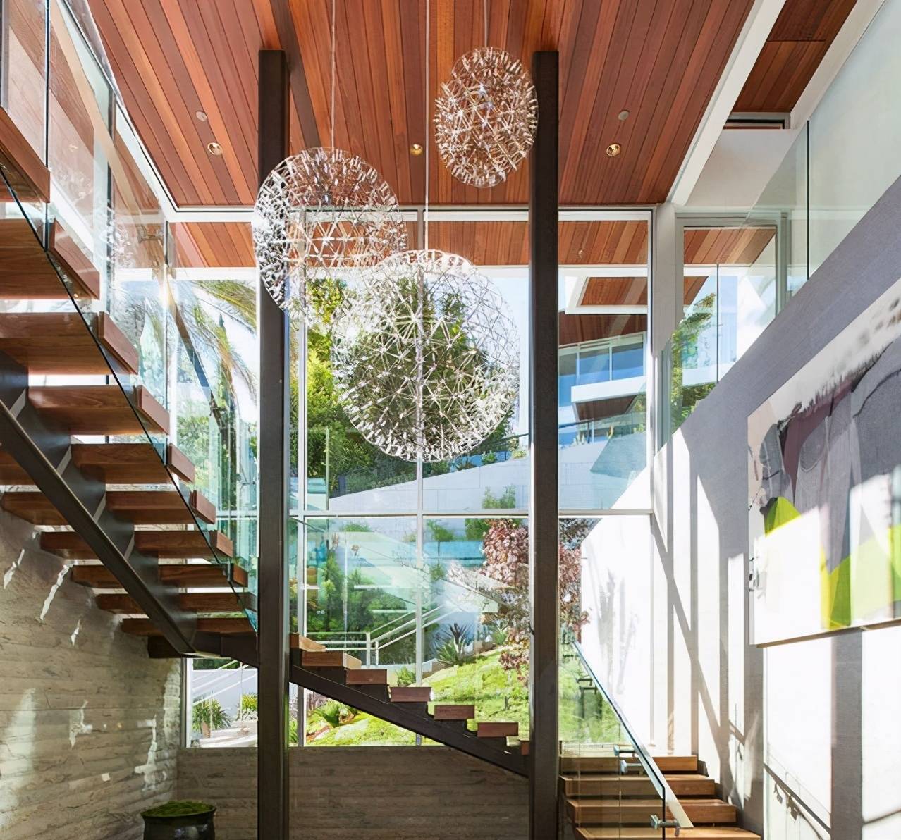 玻璃脏的快还不好清洗,教你几个实用小窍门,快速亮洁如新