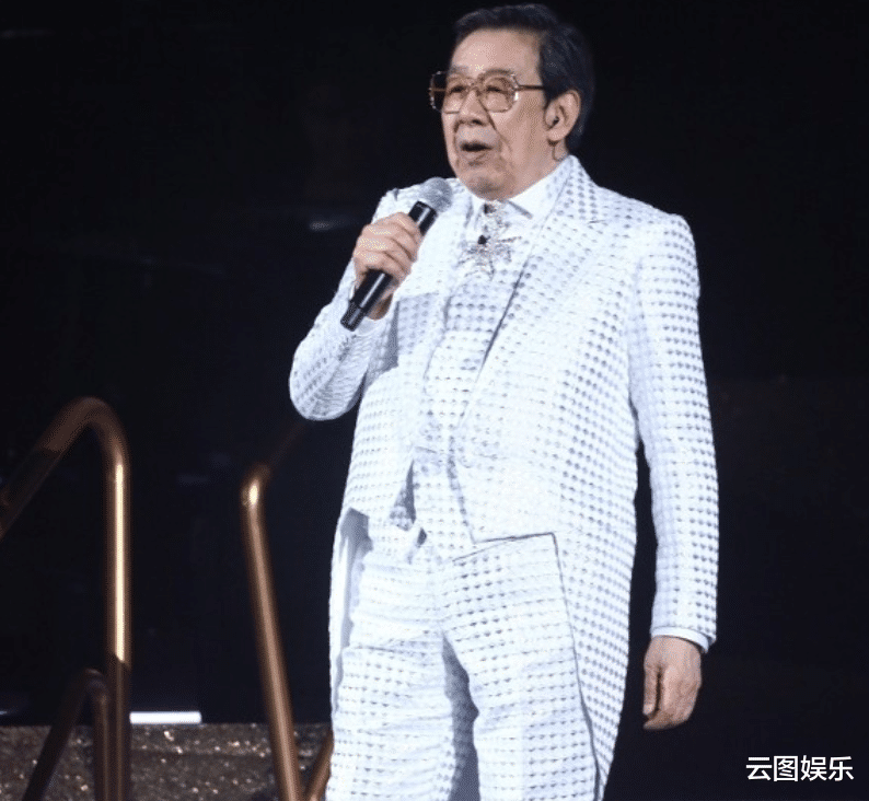胡枫|90岁胡枫演唱会大咖云集!张学友给干爸下跪,还跟干弟张家辉合唱