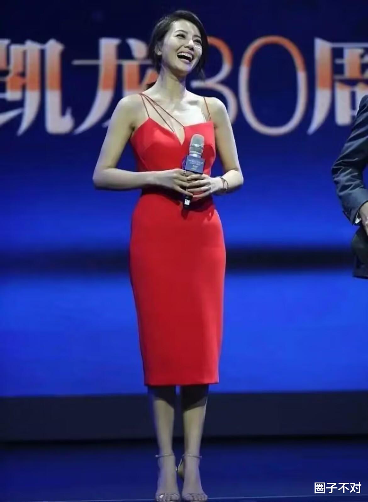 高圆圆 高圆圆的生图太“圈粉”，真不敢相信她40多岁了，真好看