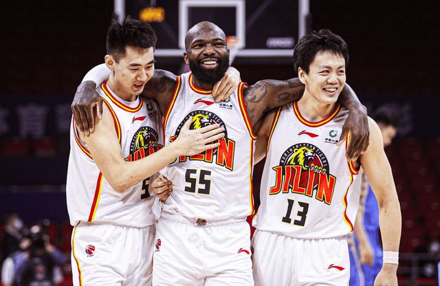 吉林男篮|这是最威武的“东北虎”！站着输给广厦，昂着头离开南昌