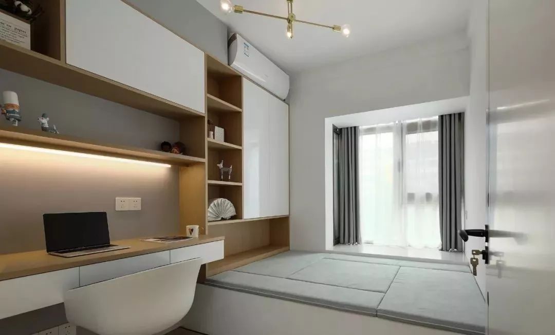 榻榻米也太适合小户型了,储物能力强,休息娱乐两不误!