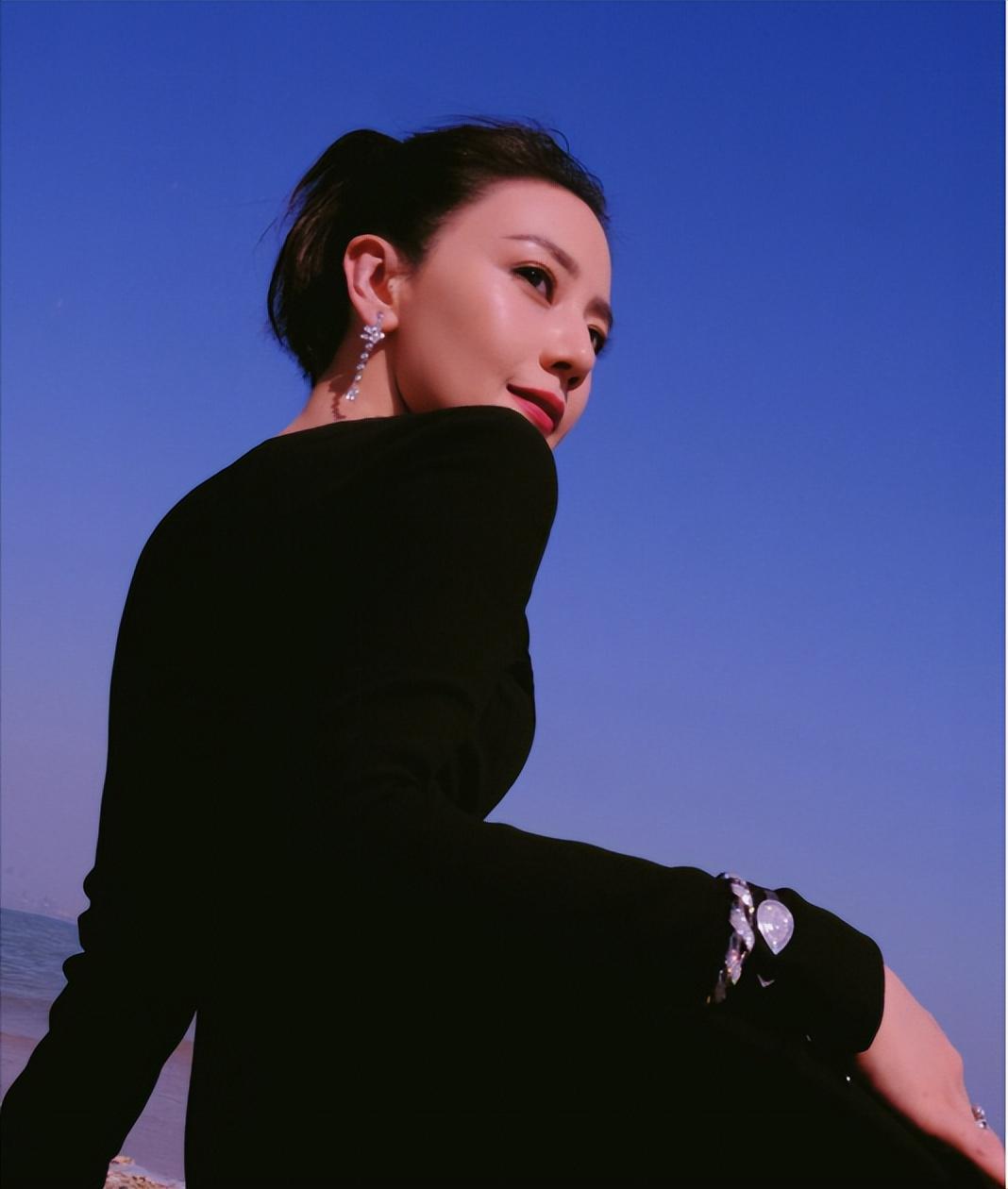 高圆圆|金鸡奖怼脸镜头太真实!高圆圆脸型诡异,baby老五岁,男星也翻车