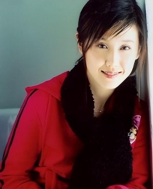 李婷|寇振海与小娇妻相差21岁,55岁再当父亲,李婷到底有何魅力