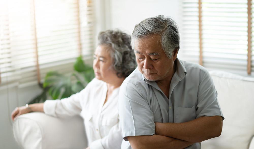 67岁大爷娶55岁老伴,结婚当晚被要求承诺四件事,大爷:你想得美