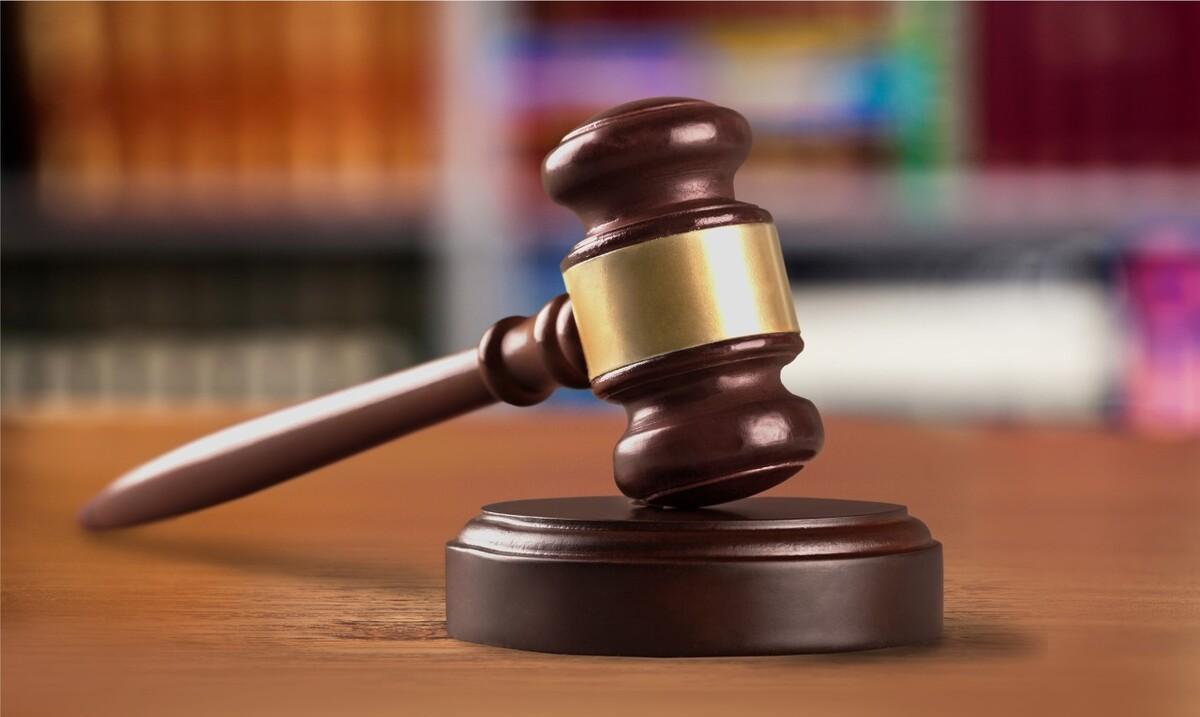 前女友偷偷产子,婚礼现场携女认父,新郎被迫与其复合发现阴谋