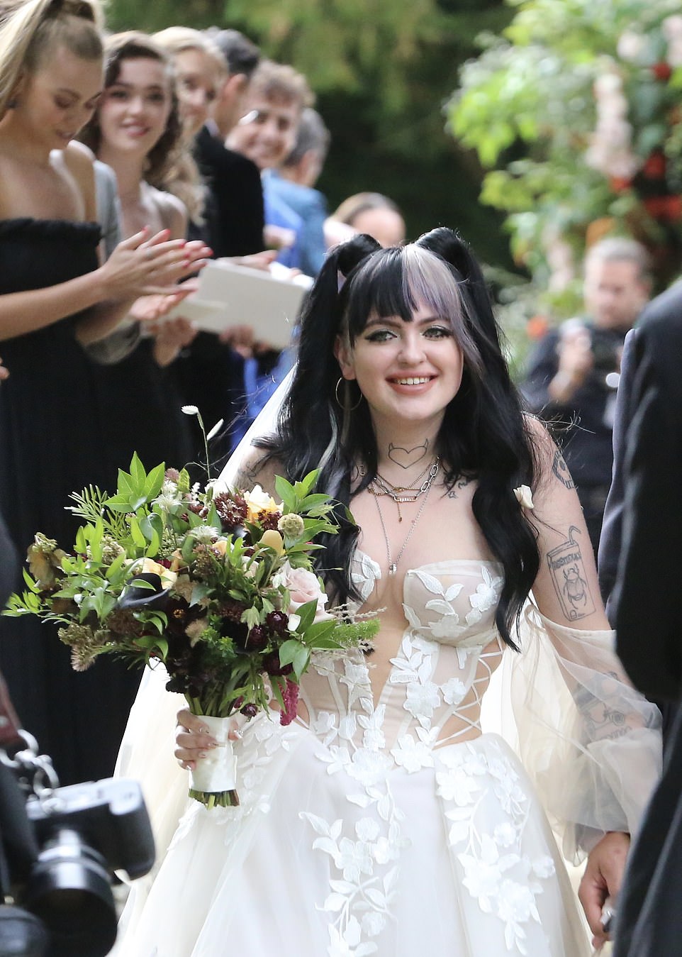 91岁默多克离婚后首亮相!出席婚礼宝刀未老,邓文迪女儿美过新娘