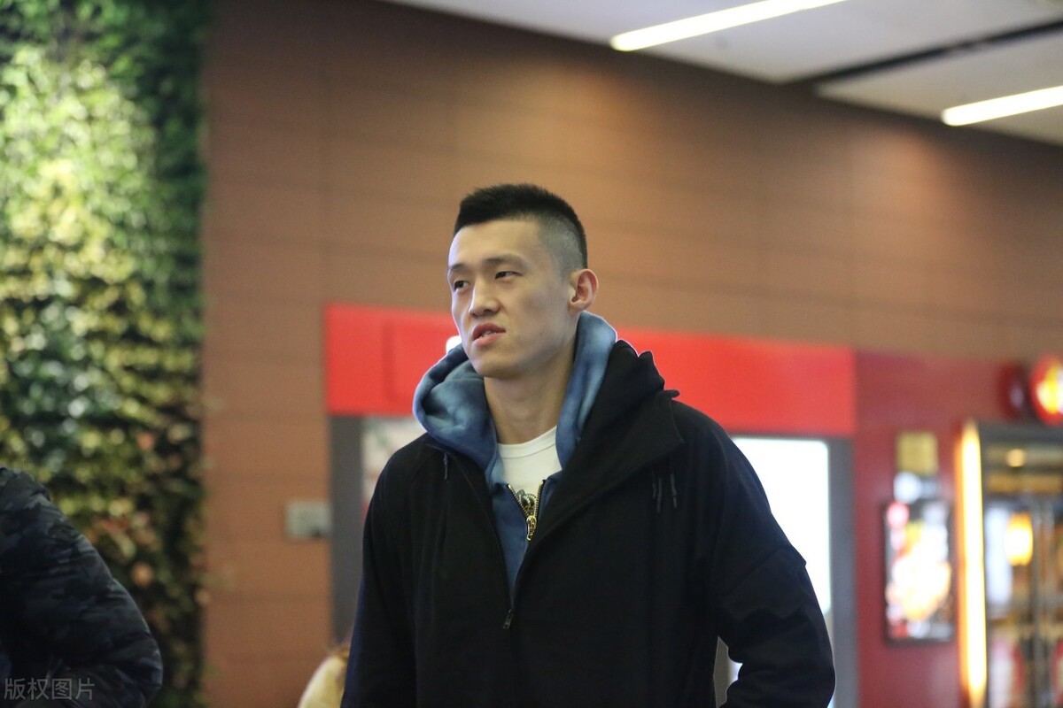 曝周鹏签约深圳队,CBA大交易达成,争冠局面洗牌新王朝诞生!