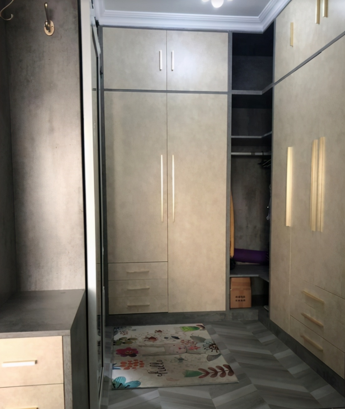 第二套新房装修完毕，四室两厅装修太漂亮了，客餐厅最令人满意