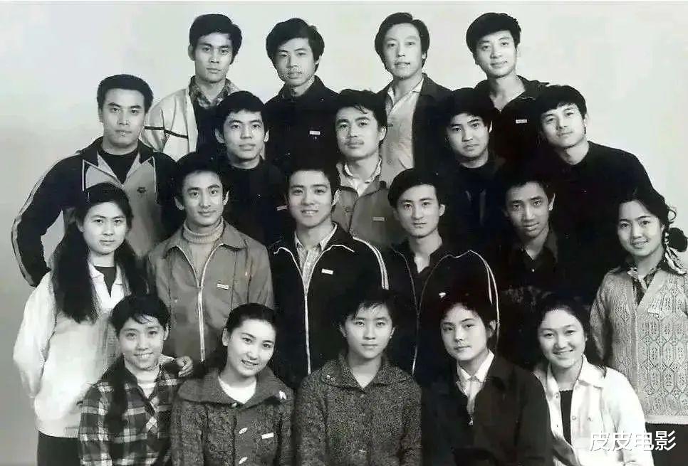 正阳门下|《正阳门下》9年过去，演员差距大，女主角沉了，男配成一线大腕