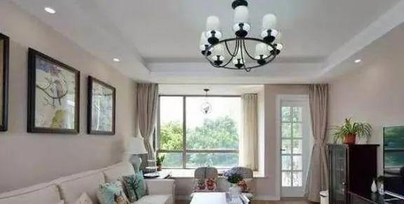 111㎡标准三居室:进门鞋柜很特别,兼具收纳与涂鸦记事本功能