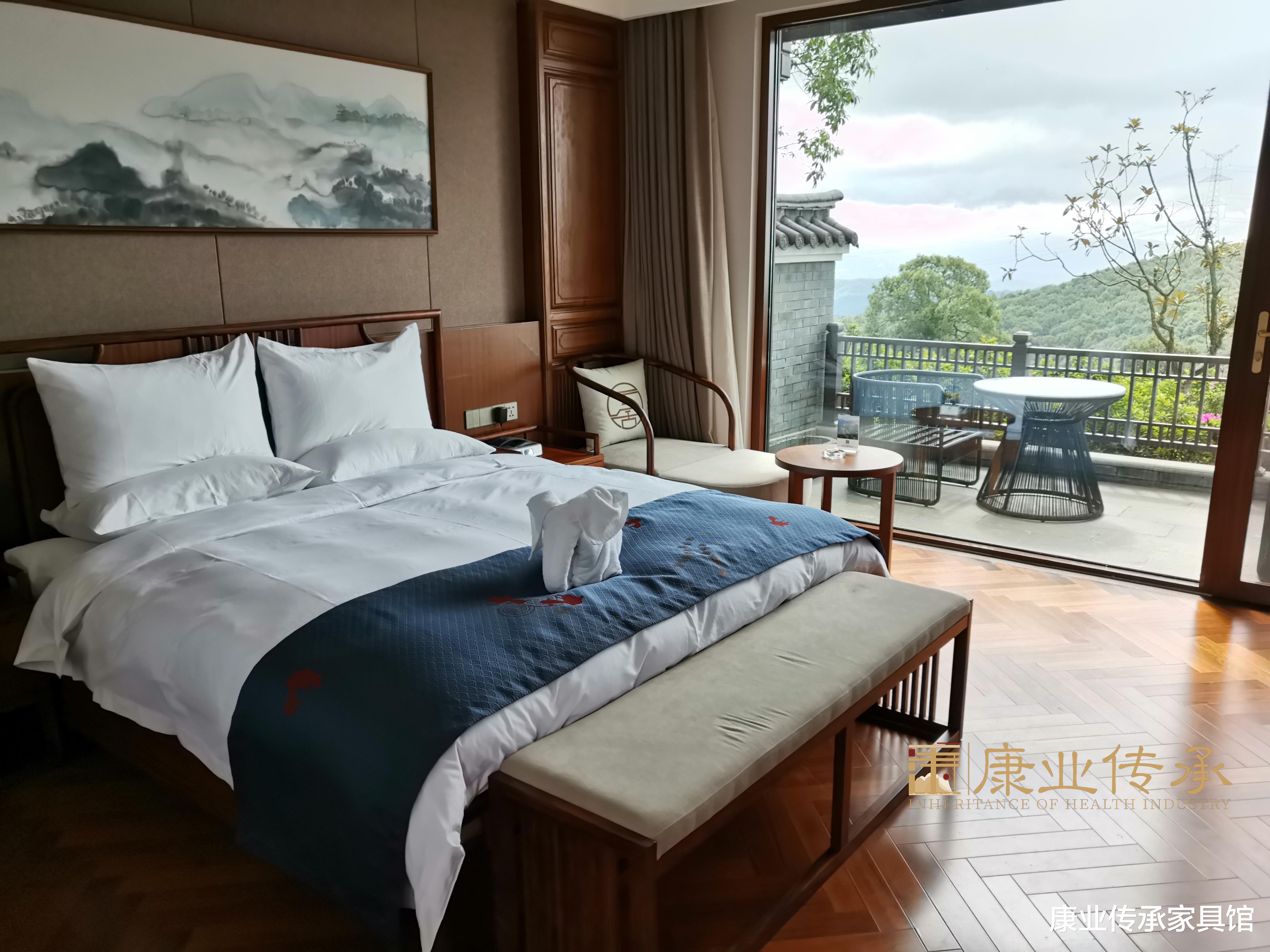 琴声含雅韵,弦外觅知音|胡桃木新中式