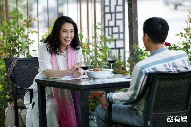 贾妮|没名没分同居8年后，她转身嫁给男友兄弟，这算爱情还是报复？