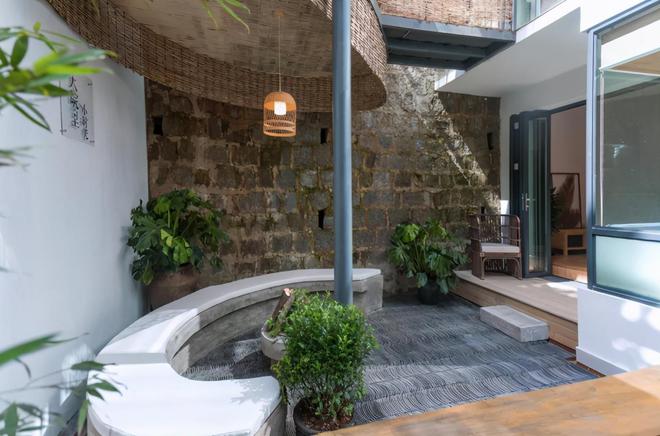 你家的院子还在荒废?试试做下沉式庭院,现在超流行这样的设计!