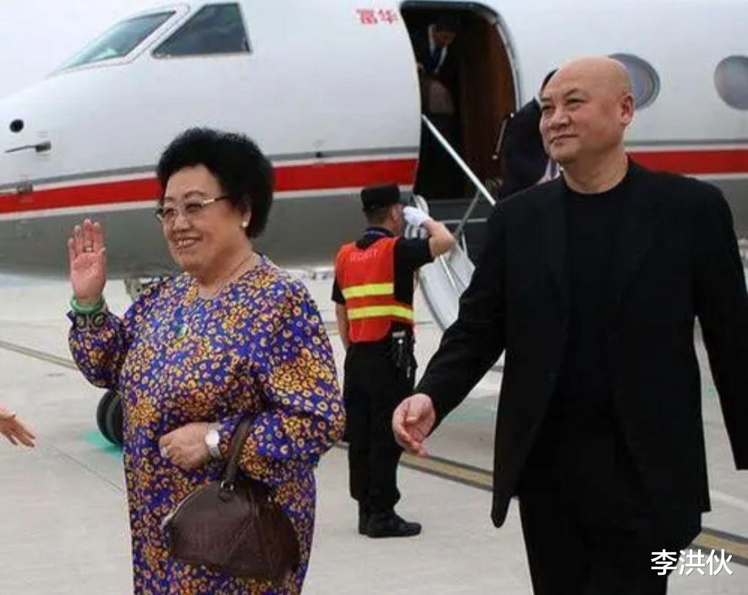 迟重瑞|“唐僧”迟重瑞娶了亿万富婆也缺钱？直播带货价格太高无人买