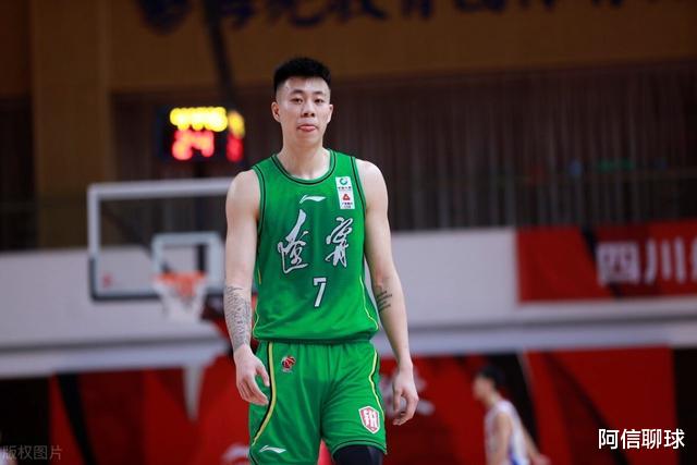 张镇麟|张镇麟的崴脚最新情况出炉，CBA冠军战队出现滑坡，杨鸣回避采访