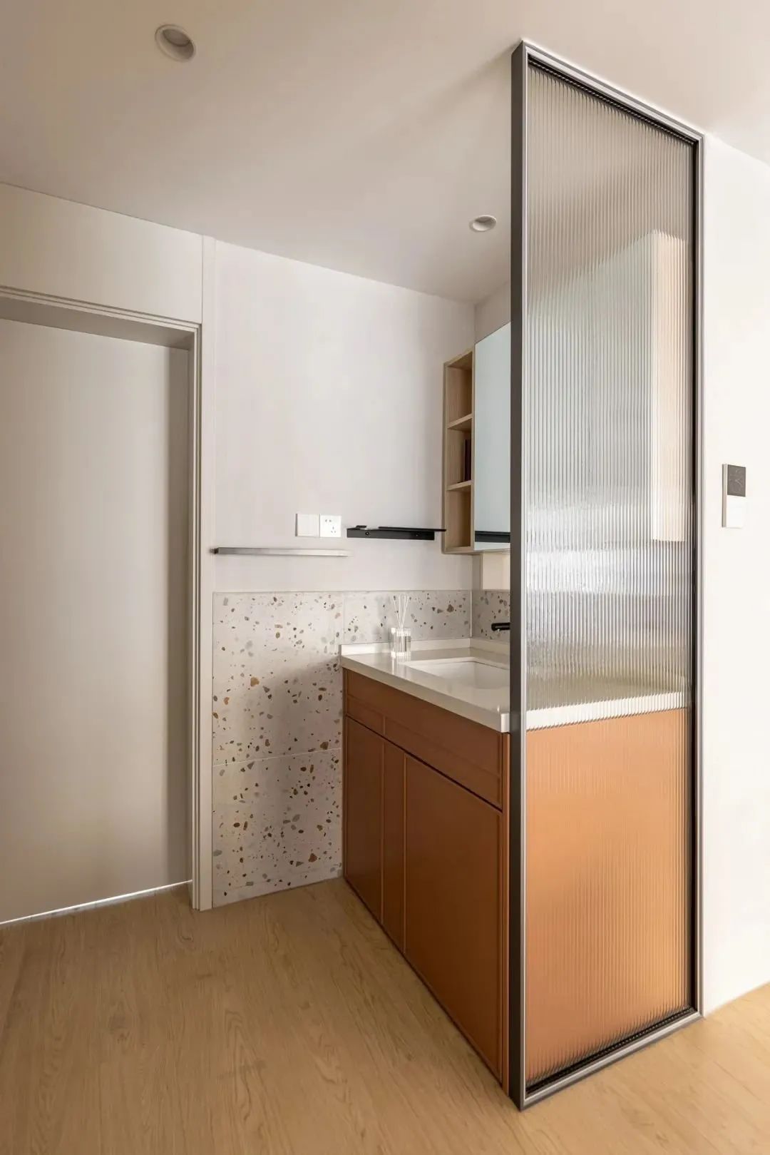 90后小夫妻的107㎡现代风婚房,治愈系绝美配色,看完好解压!