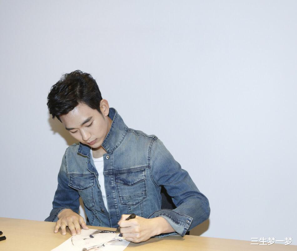 |日网票选最令人惊讶能双手并用的韩国男星TOP5，左撇子右手也灵巧