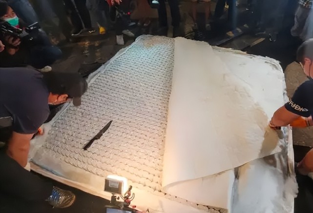 大S|70万人支持汪小菲！大S的“假体面”，终于被撕得一干二净！