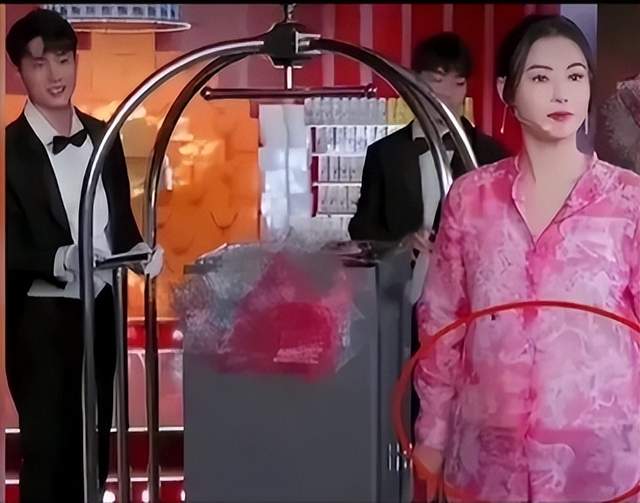 海铃|三胎生父还不知踪影，四胎就悄然降临，张柏芝小腹微微凸起又怀孕