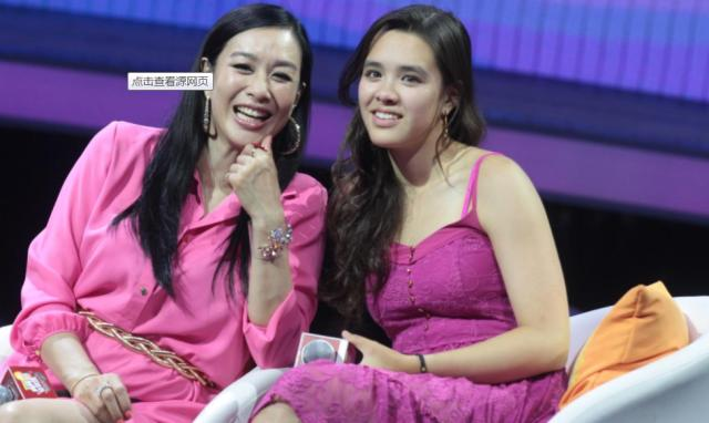 李连杰|李连杰女儿舞会照曝光，自信大方明星范，仍难逃子女不如父母定律